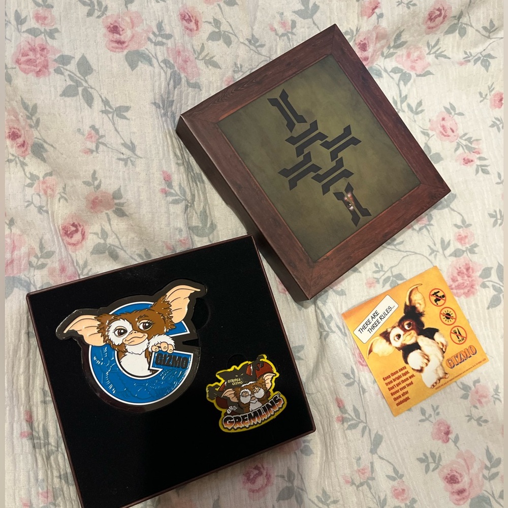 BRAND NEW Gremlins Medallion Set 🍗💦⏰